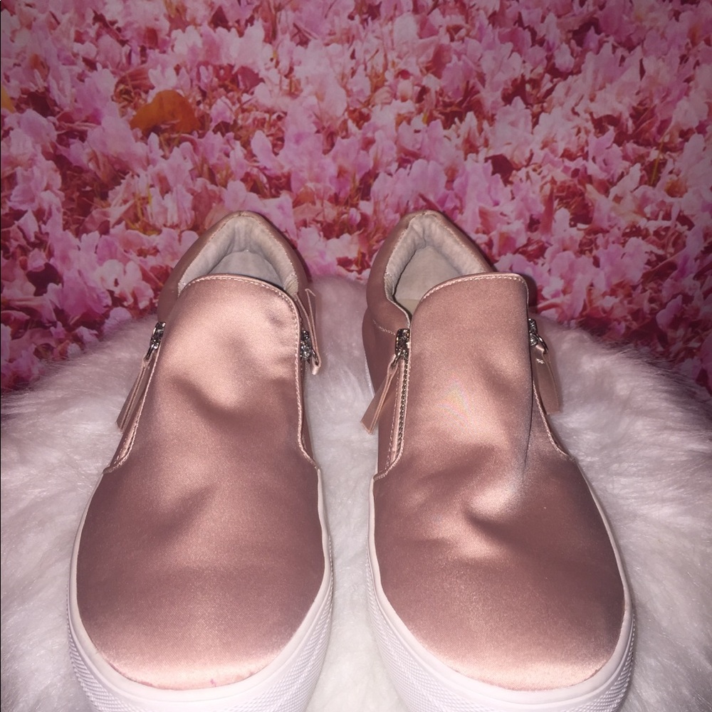 Steve Madden: Light Pink Slip-ons